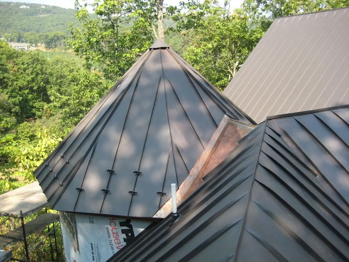 Professional Roof Tarp Installation by Craftsman Roofing in Reminderville